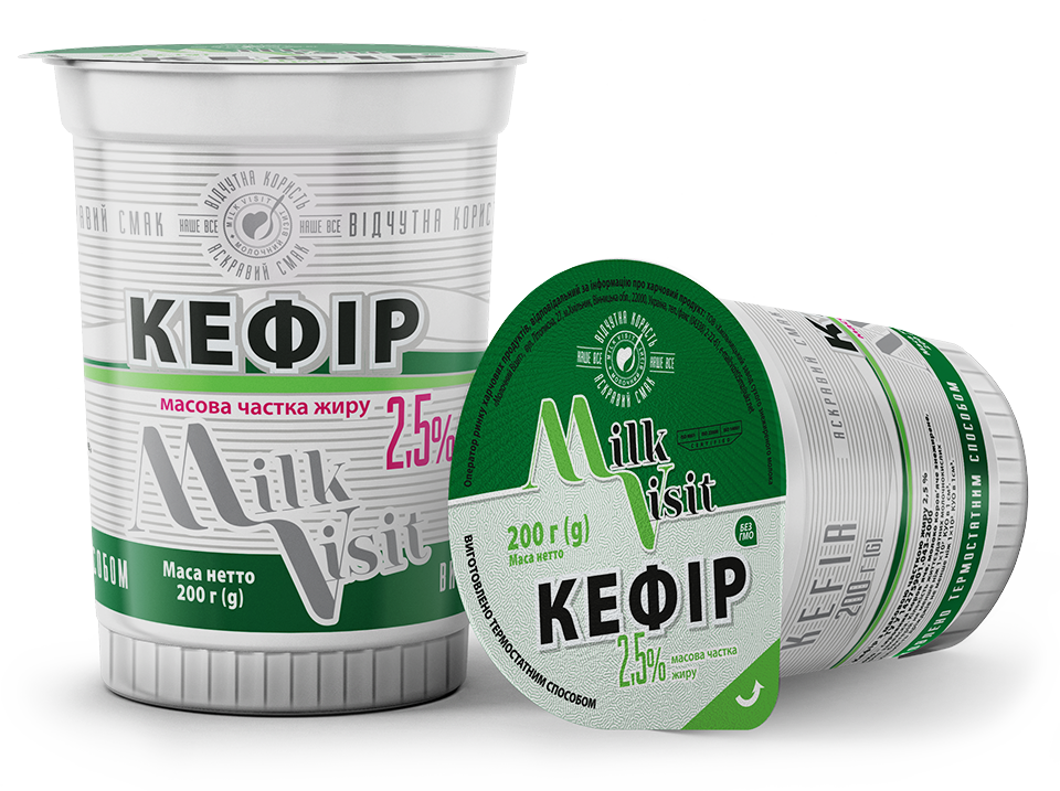 Кефір 2,5% жиру Молочний Візит, 200г, стакан пластиковий